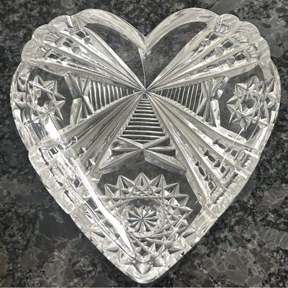 VINTAGE Heart-Shaped Crystal Decorative Bowl Trinket tray Ring holder Like new - Picture 7 of 14